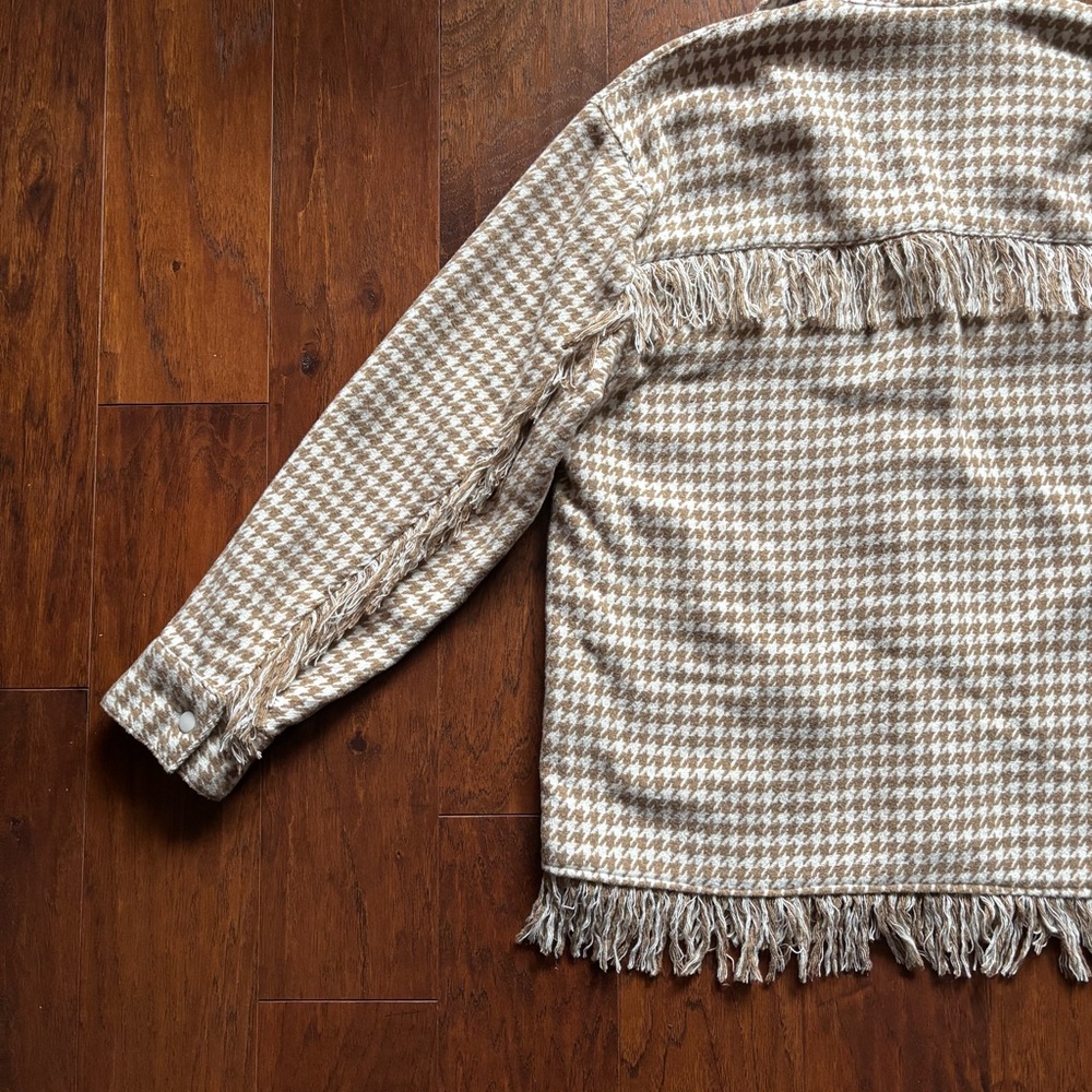 Shero Oversized Houndstooth Fringe Shacket Tan White | Oversized S - Picture 8 of 11